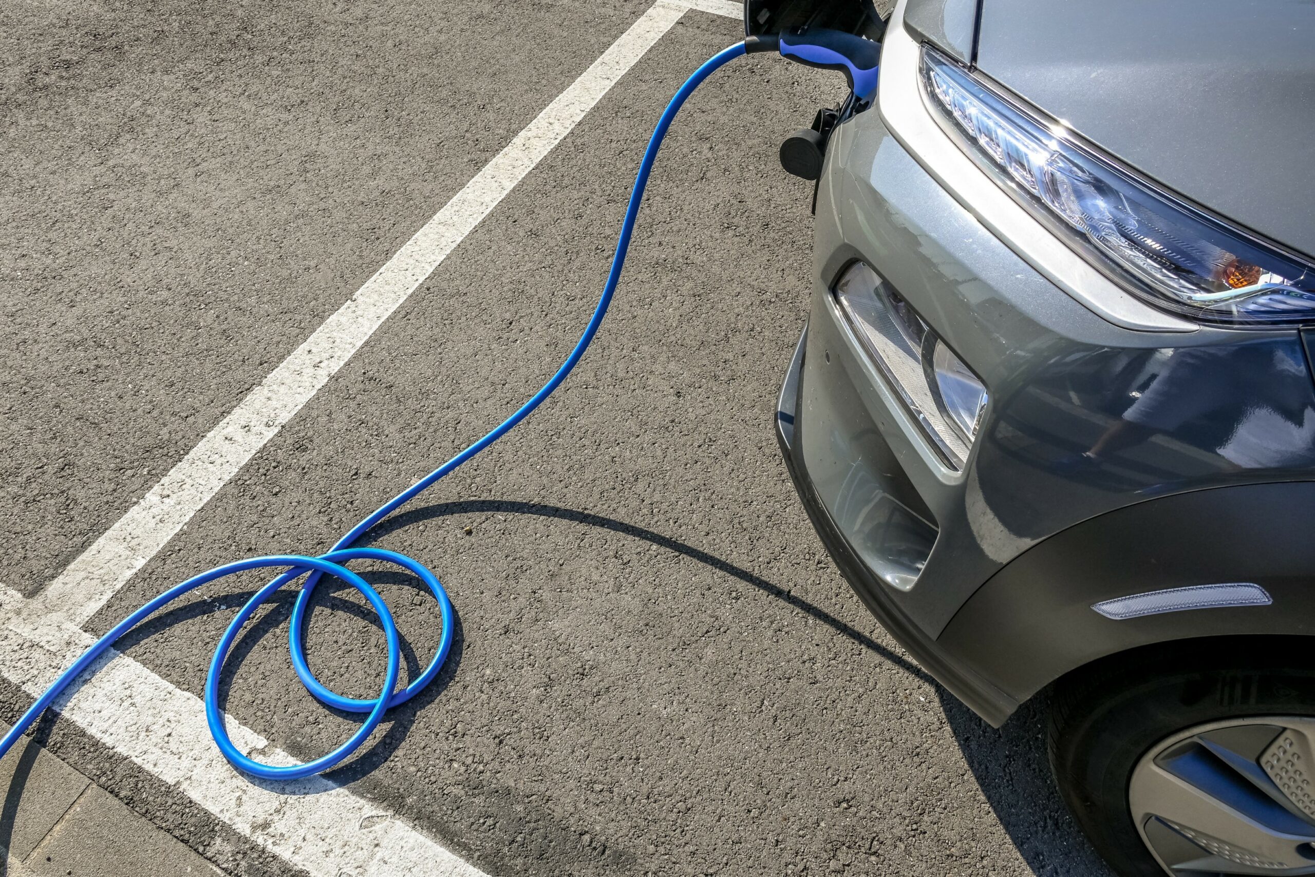 Mobilité électrique - 5 enjeux pour accélérer son déploiement par Alcimed, cabinet de conseil en innovation
